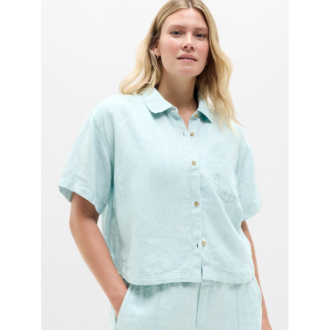 Women's Retreat Linen Short Sleeve Shirt