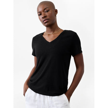 Women's Getaway Linen Blend V-Neck Tee