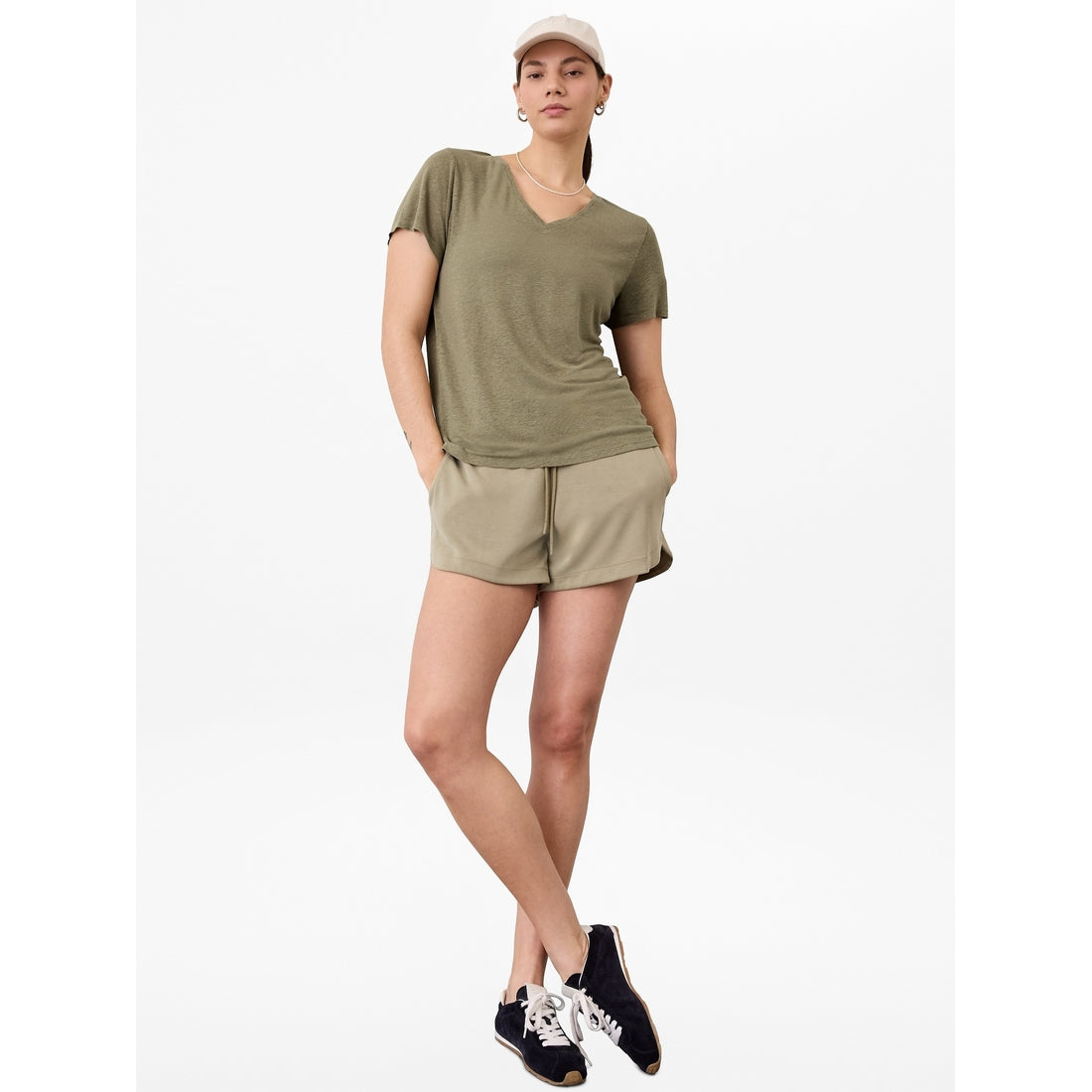 Women's Getaway Linen Blend V-Neck Tee