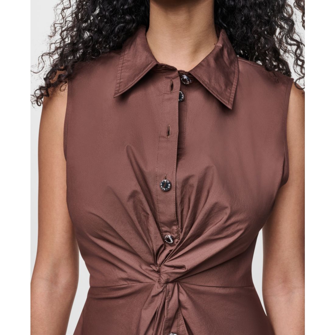 Dkny Jeans Women's Sleeveless Collared Twist Front Button-Up Shirt