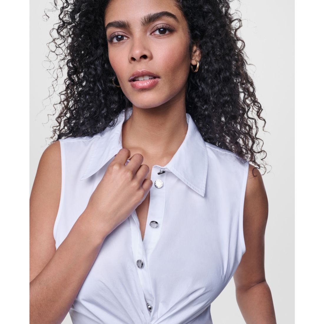 Dkny Jeans Women's Sleeveless Collared Twist Front Button-Up Shirt