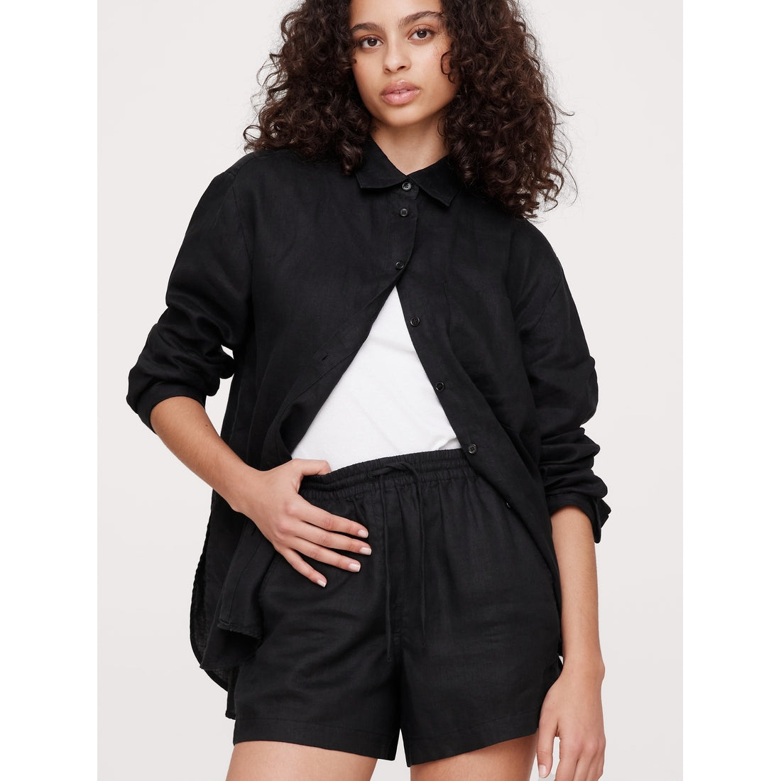 Women's Linen Pull-On 4" Short