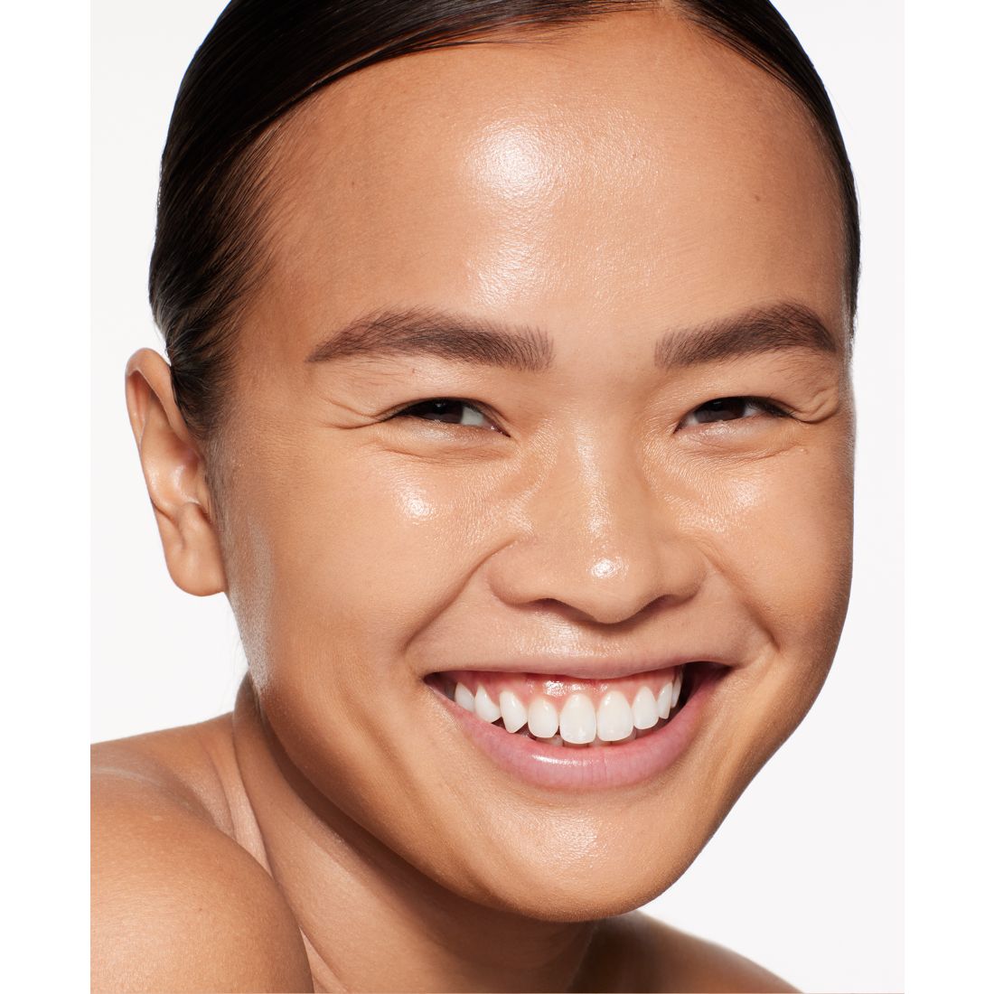 Shiseido RevitalEssence Skin Glow Foundation Spf 30