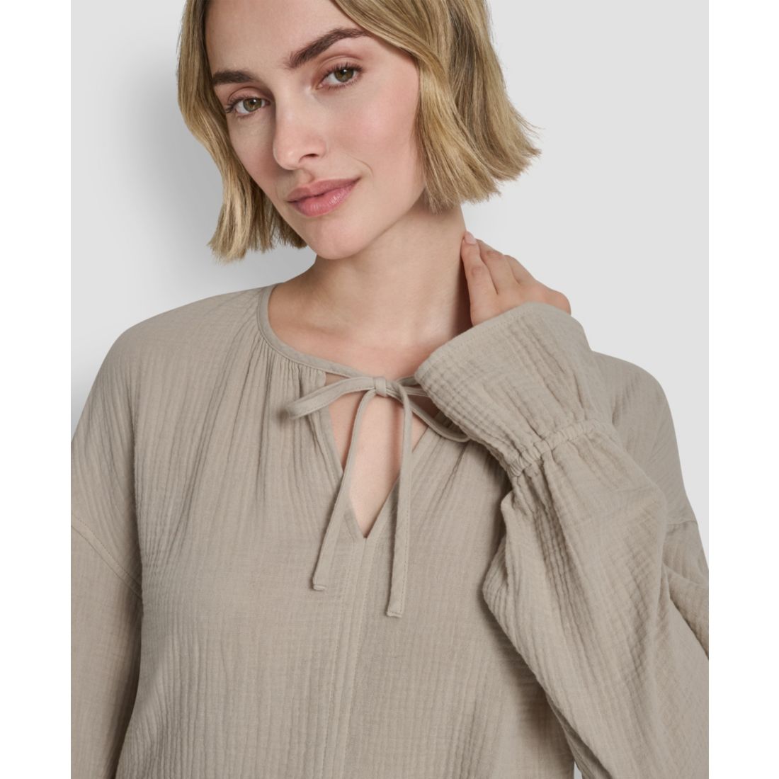 Dkny Jeans Women's Long-Sleeve Tie Neck Crop Top