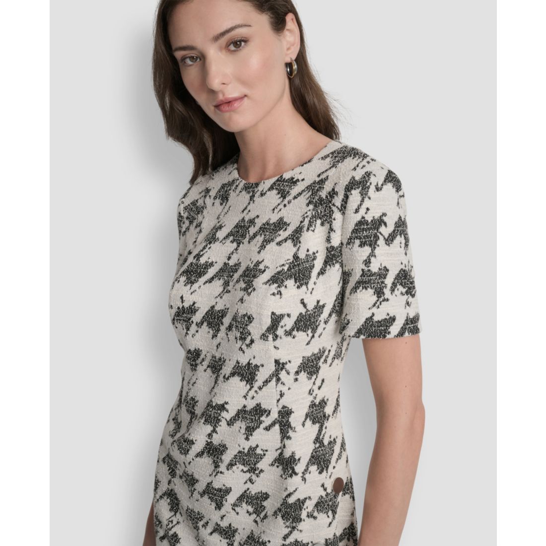 Dkny Petite Short Sleeve Riveted Skirt Sheath Dress