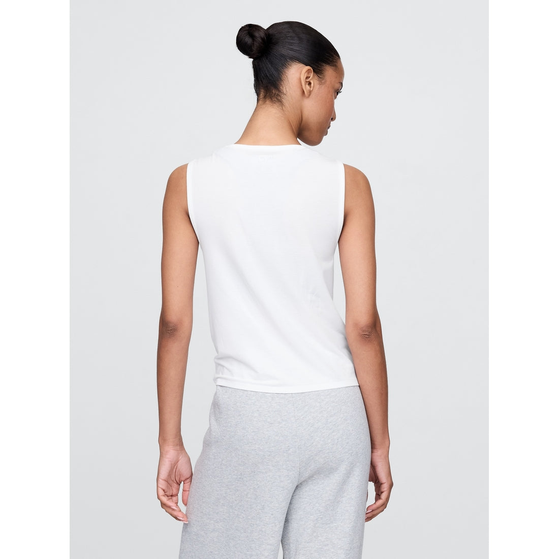GapFit Breathe Twist-Front Tank Top