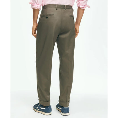 Pleated Traditional Fit Stretch Cotton Advantage Chino Pants