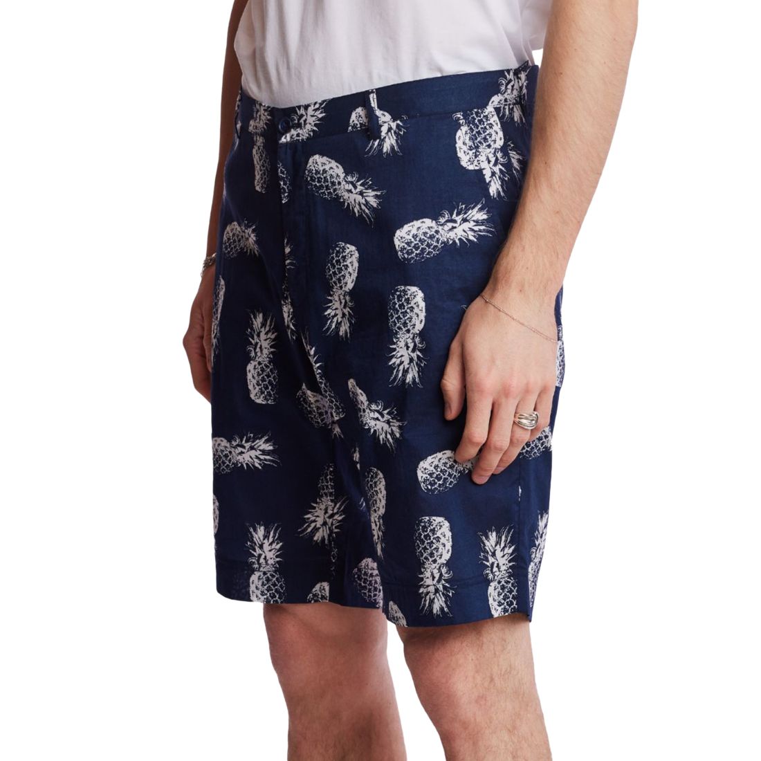 Paisley & Gray Men's Felix Slim Fit Pineapple Print 8-1/2" Shorts
