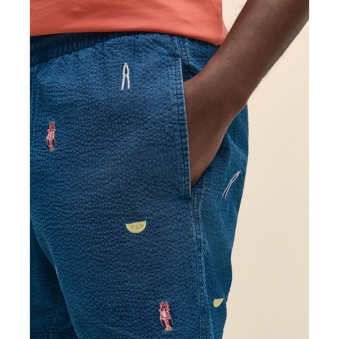 6" Cotton Seersucker Embroidered Lobster Motif Friday Shorts