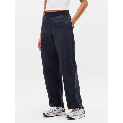 Women's On The Move Mid Rise Track Pant
