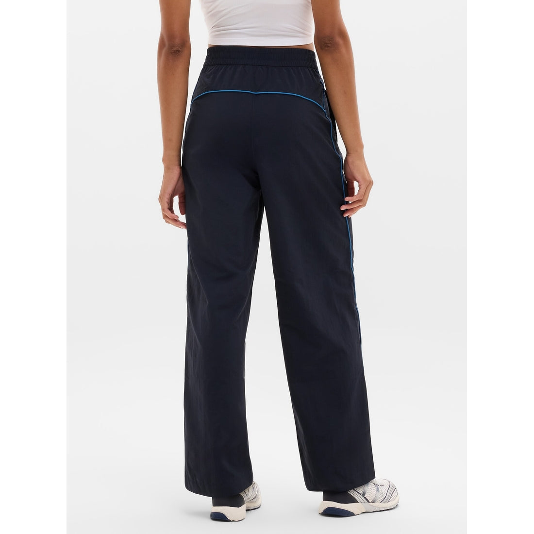 Women's On The Move Mid Rise Track Pant