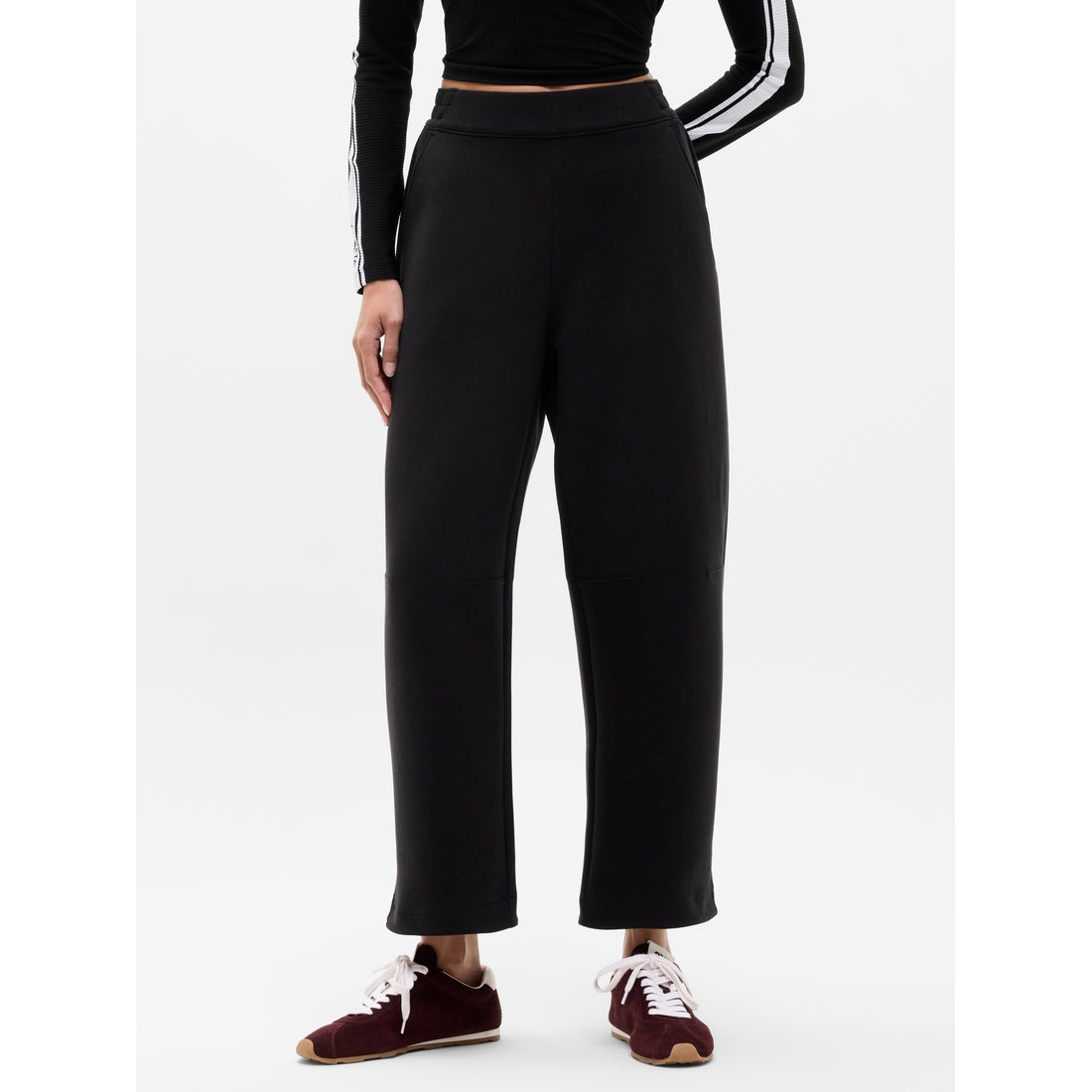 Women's Form Knit Mid Rise Barrel Pant
