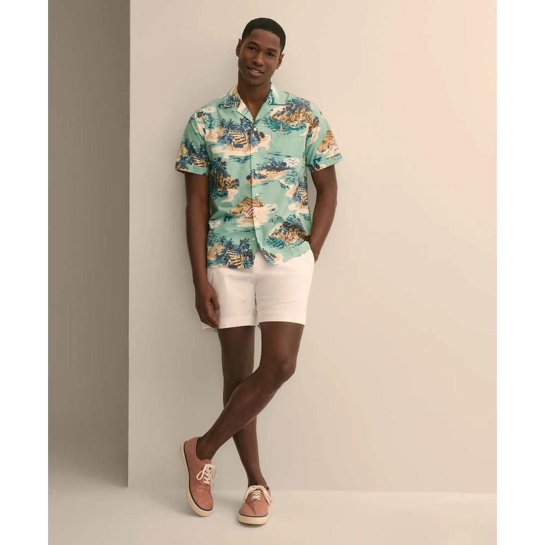 Cotton Camp Collar, Island Motif Short-Sleeve Shirt