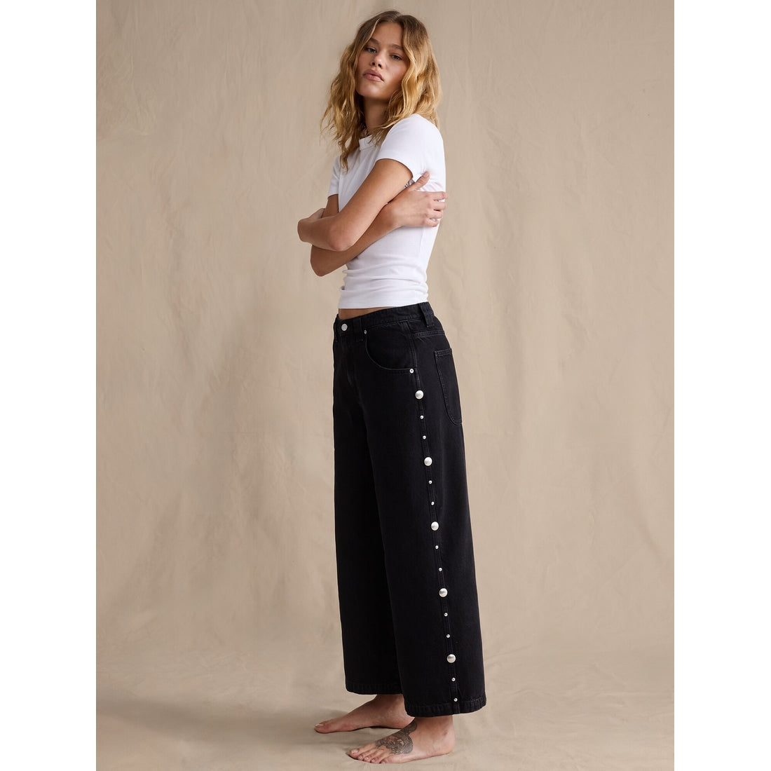 Women's Low-Rise Loose Studded Ankle Jean