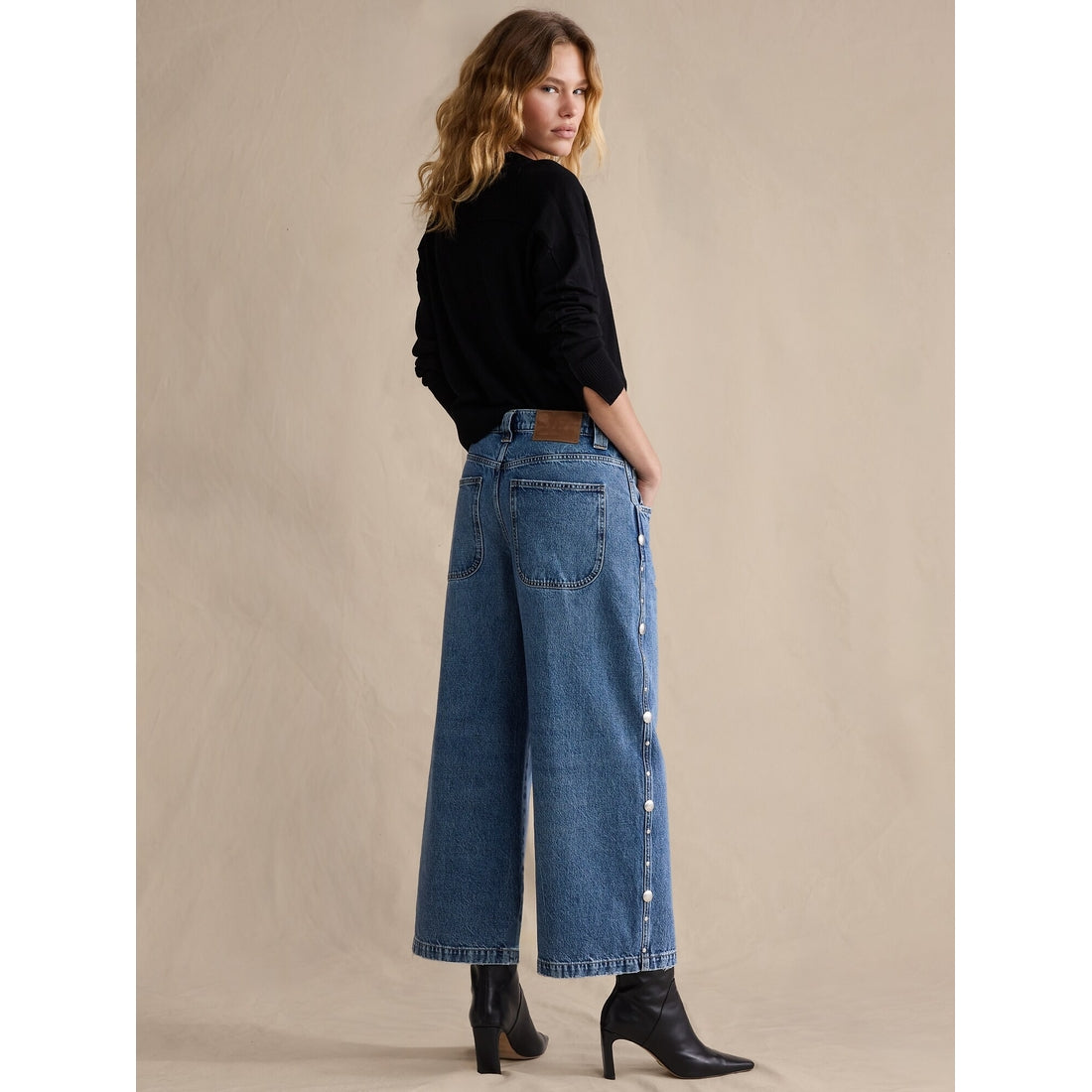 Women's Low-Rise Loose Studded Ankle Jean