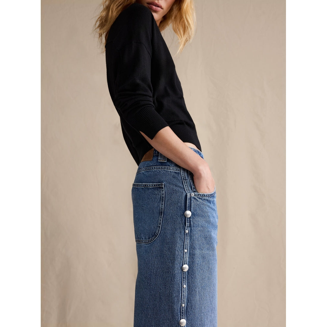 Women's Low-Rise Loose Studded Ankle Jean