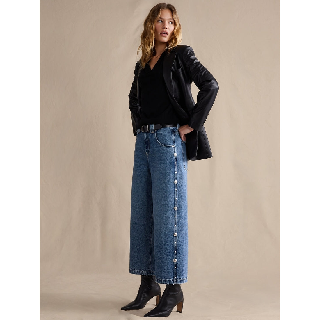Women's Low-Rise Loose Studded Ankle Jean