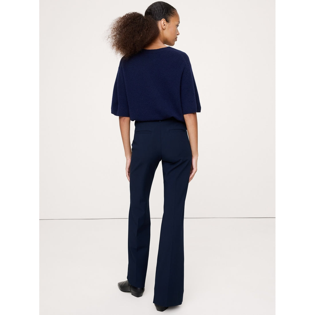 Women's High-Rise Modern Flare City Stretch Pant
