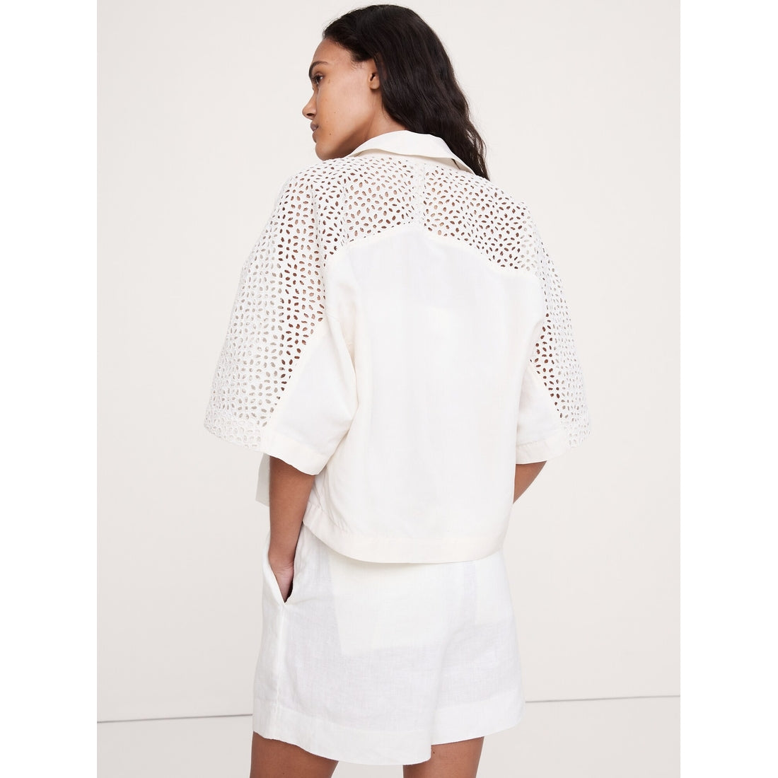 Women's Boxy Crop Tencel™-Linen Eyelet Shirt