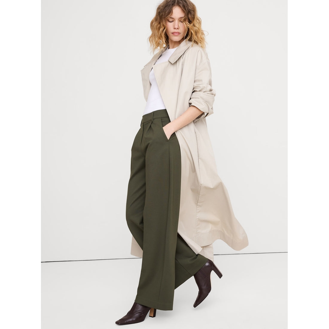 Women's High-Rise Wide-Leg Drapey Ponte Pull-On Pant