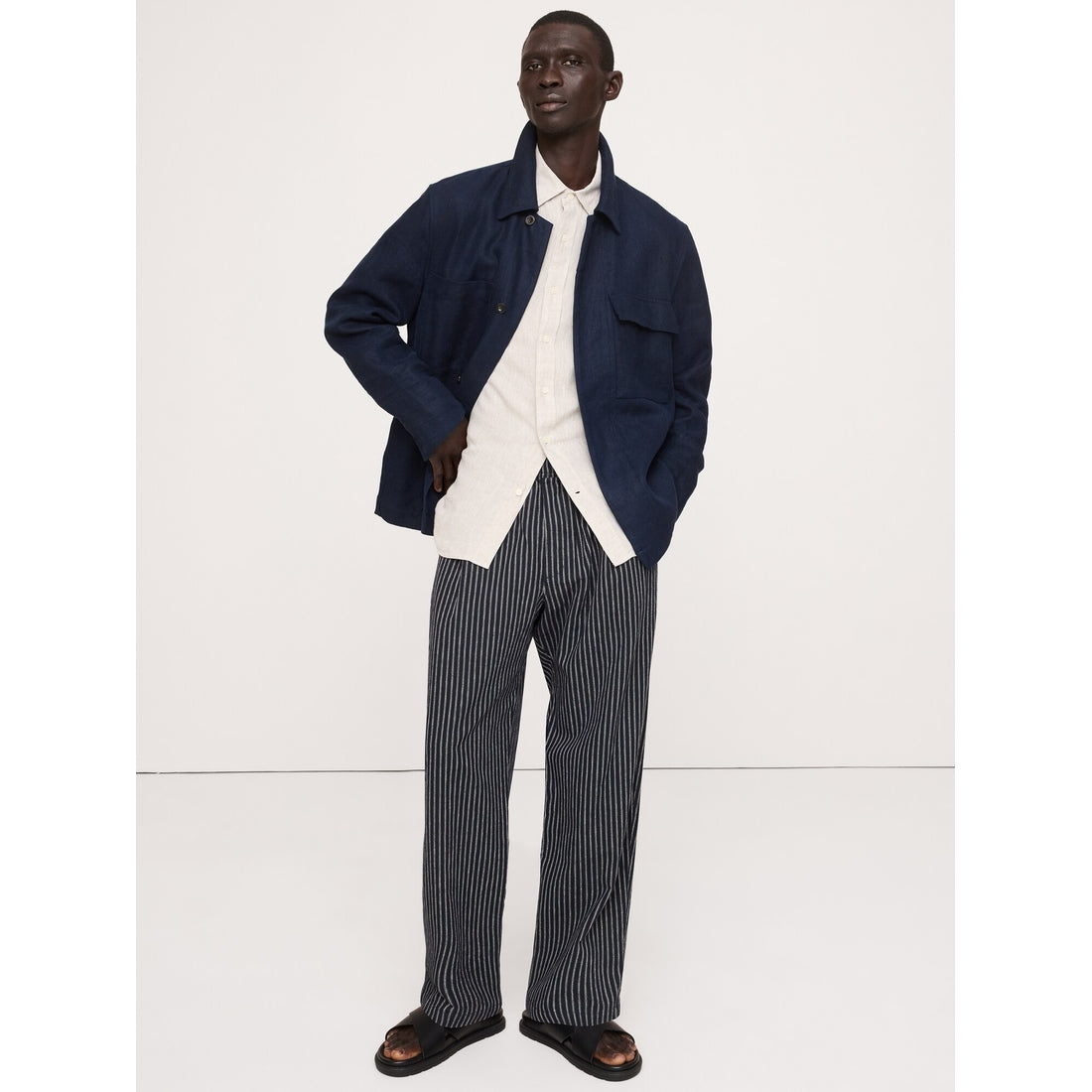 Men's Relaxed Linen-Cotton Pleated Pull-On Pant