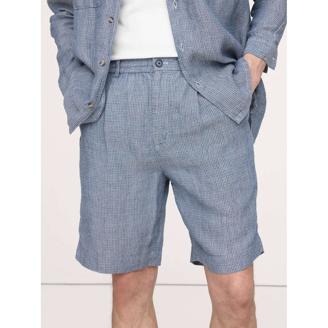 Men's 9" Pleated Linen-Cotton Pull-On Short