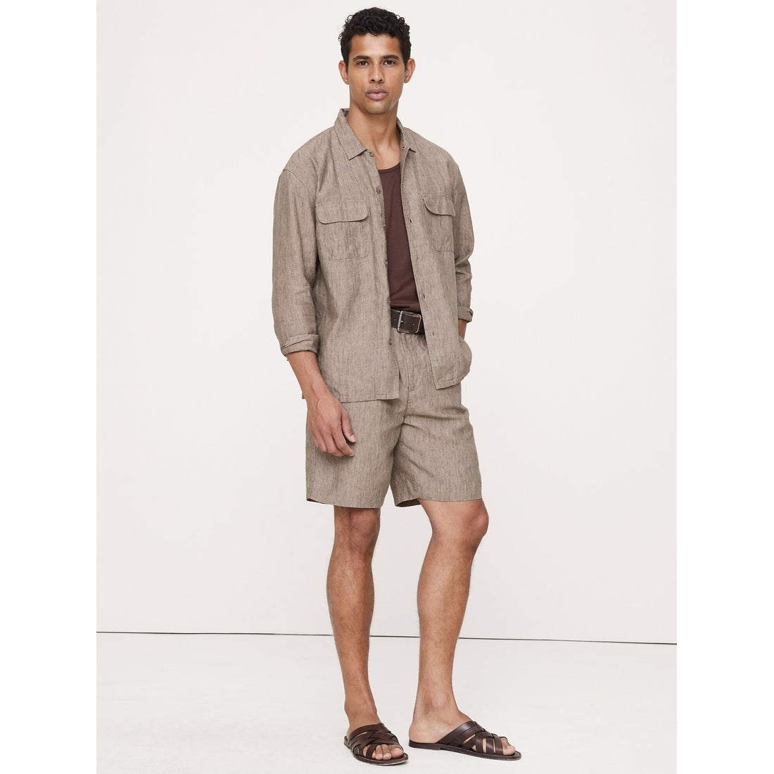 Men's 9" Pleated Linen-Cotton Pull-On Short