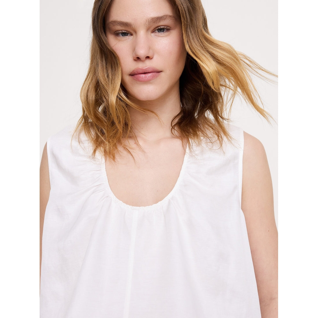 Women's Viscose-Linen Scoop-Neck Tank