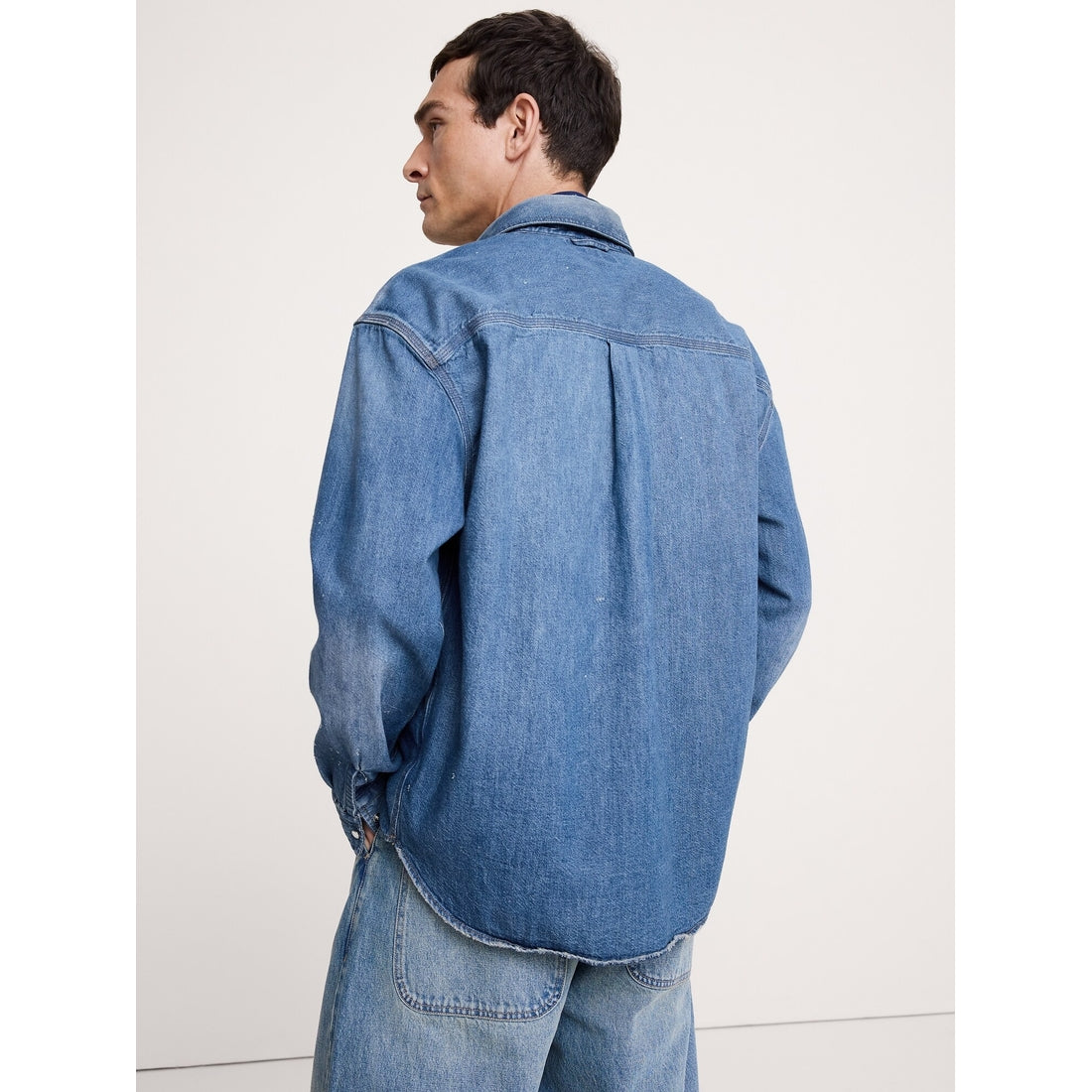 Men's Relaxed-Fit Denim Shirt With Snaps